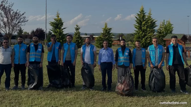 İvrindi İlçe Müftülüğü Personeli Çevre Temizliği İçin Bir Araya Geldi