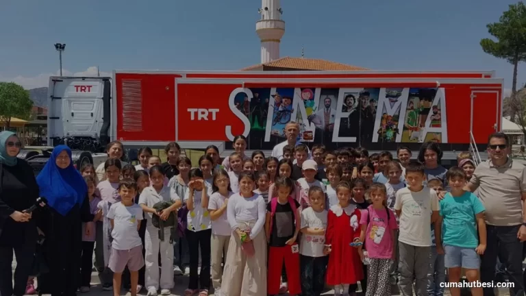 TRT Sinema Tırı Çorum Osmancıkta Çocuklarla Buluştu