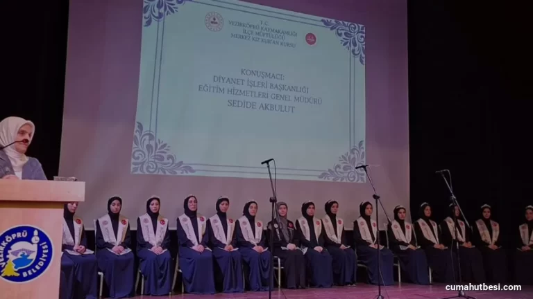 Vezirköprüde Hafızlık İcazet Töreninde 21 Genç Kız Taç Giydi
