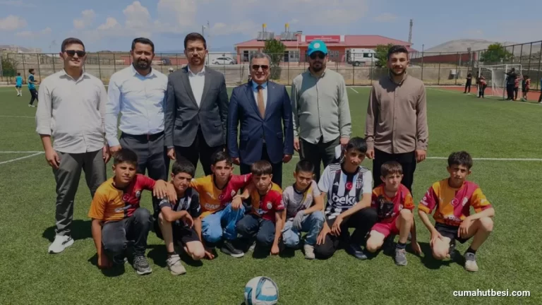 Çaldıran İlçe Müftülüğü öğrencileri futbol turnuvasında bir araya getirdi
