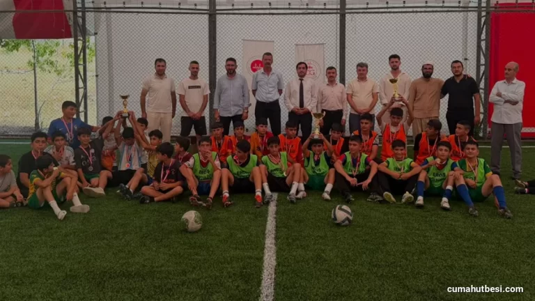 Erciş Müftülüğü öğrencileri futbol turnuvasında buluşturdu
