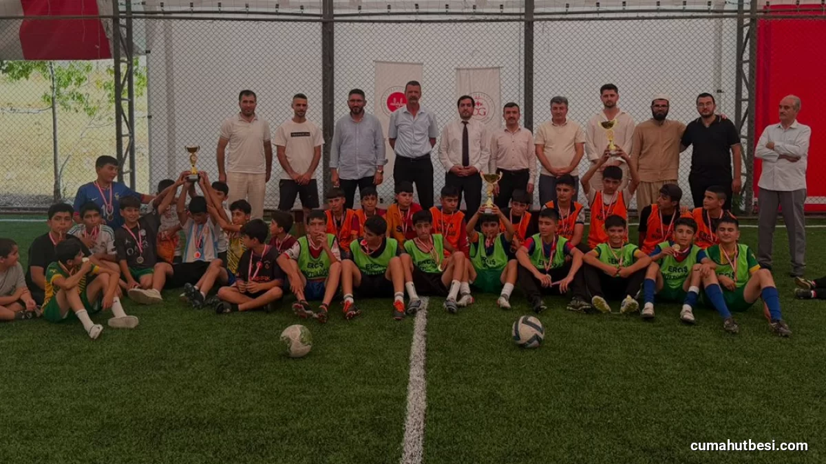 Erciş Müftülüğü öğrencileri futbol turnuvasında buluşturdu