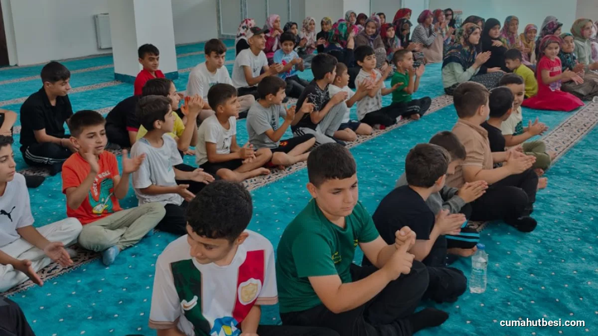 Hakkari’de Yaz Kur’an Kursu öğrencileri camide bir araya geldi