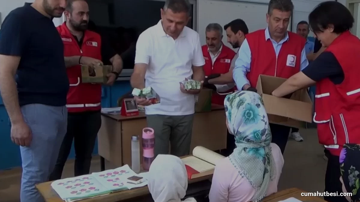 Muşta Kızılaydan Yaz Kur’an Kursu Öğrencilerine Destek