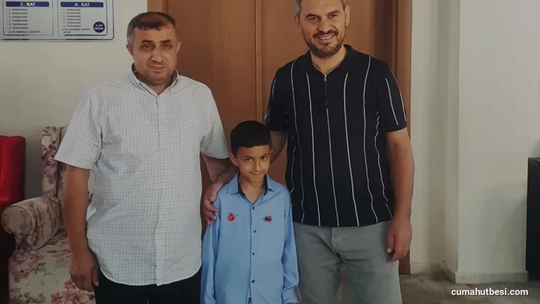 8 Yaşındaki Hasan Hüseyin Acımık Hafızlık Belgesini Aldı